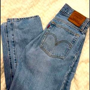 Levi wedgie straight jeans